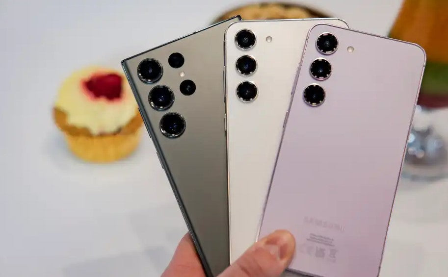 Samsung Galaxy S23 vs 22 & Ultra