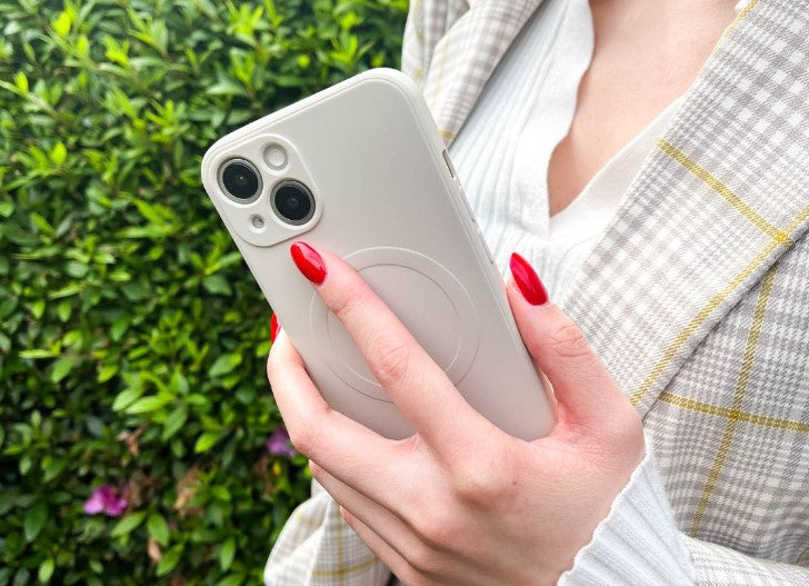 7 Tricks To Making Your Phone Last As Long As Possible