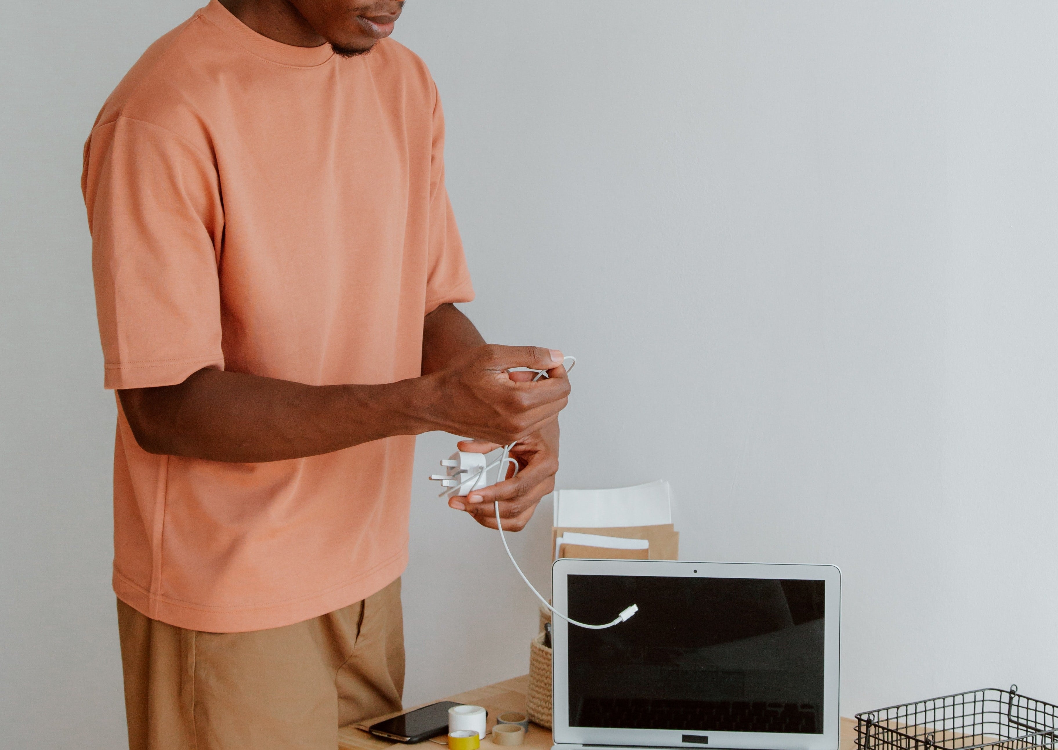 How to find the right wall plug for your tech – Happytel