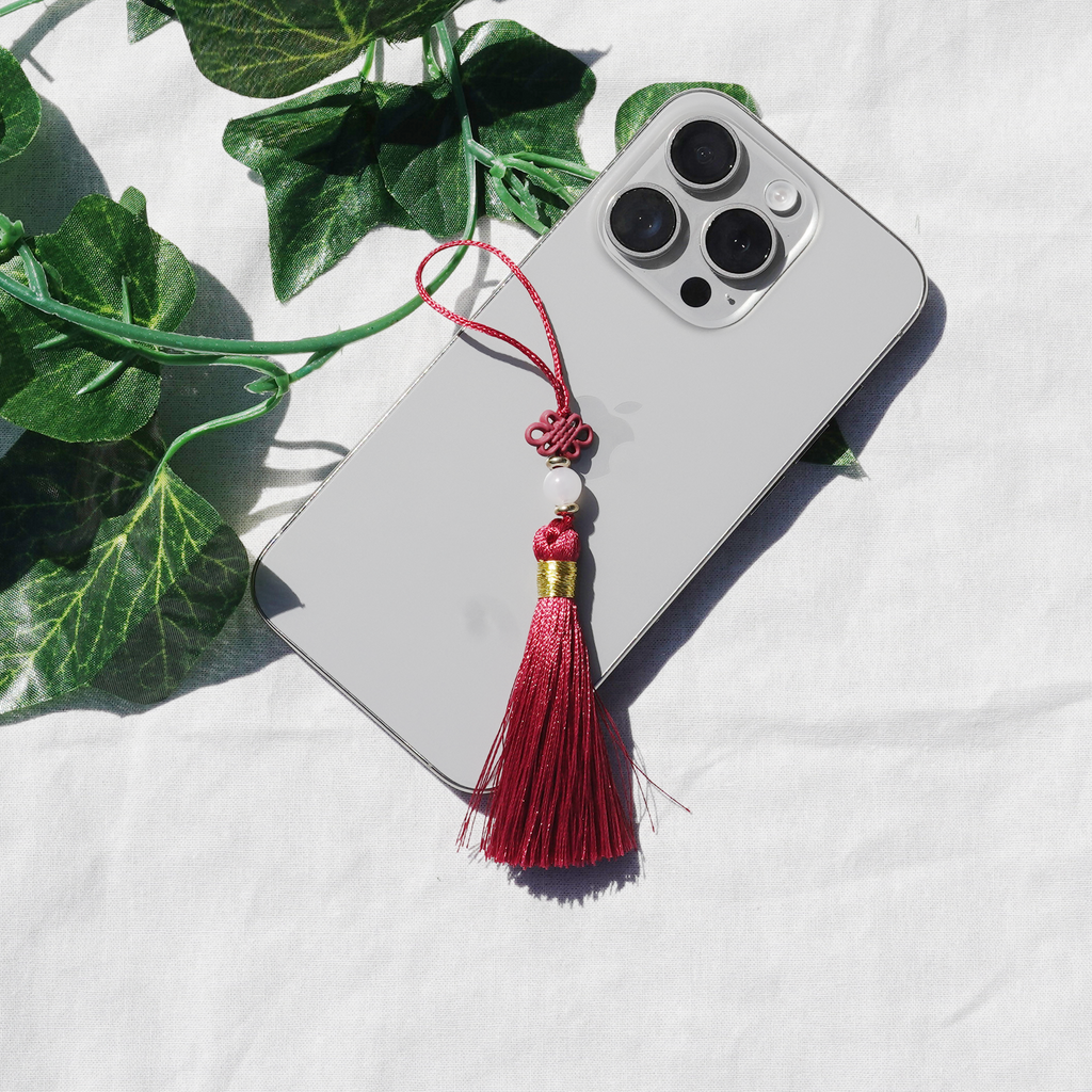 Short Norigae Red Phone Charm