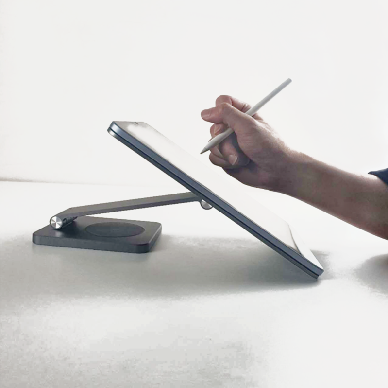 Oscar Magnetic iPad Stand with Wireless Charging Pad for iPad Pro / Air (11 inch / 12.9 inch) [Online Exclusive]